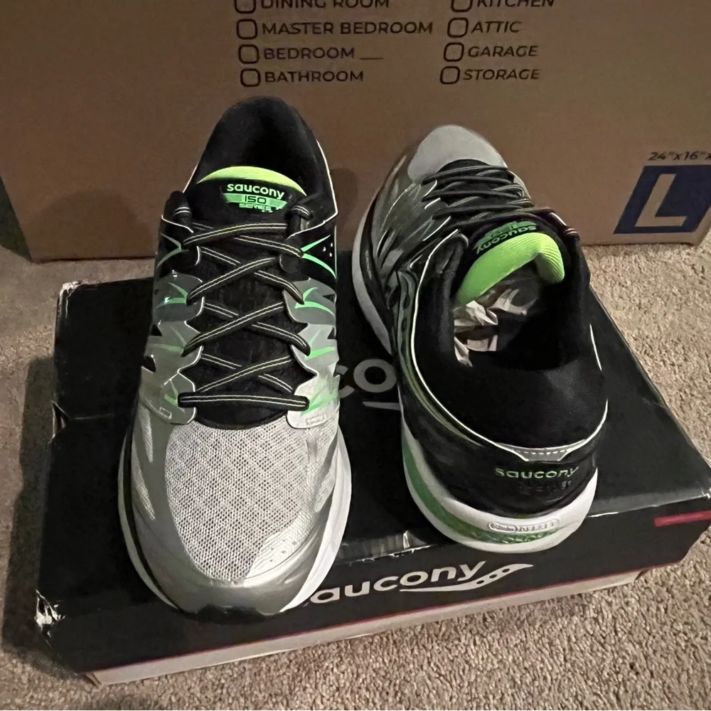 Saucony Green and Black Athletic Shoes - Picture 3 of 5
